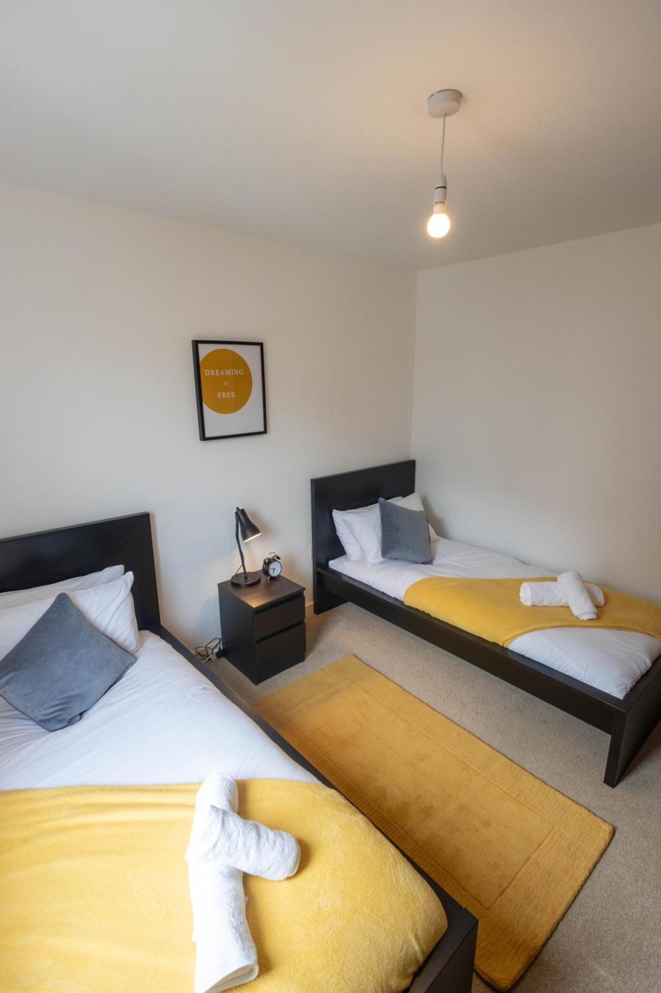 Leilighet Stylish 2br Flat - Free Gym - Contractors